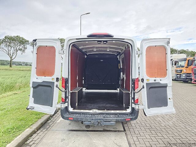 Kombi med högt tak FORD TRANSIT 2.0 L2H2 Automaat Euro6!