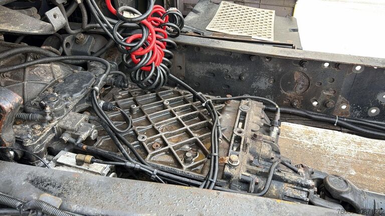 Tracteur standard Renault AE 440 Magnum E-tech (BOITE MANUELLE / MANUAL G...