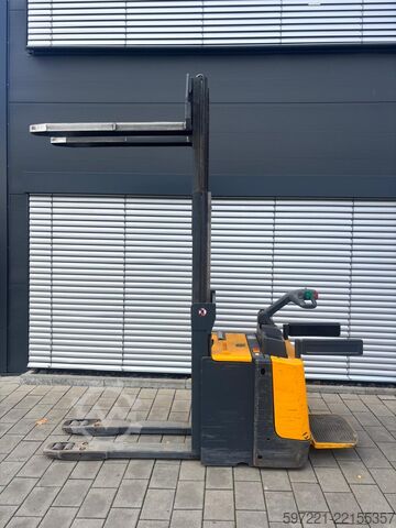 Палетни слагачи Jungheinrich ERD 220 --> Batterie aus 2019!