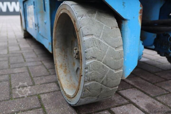 Scissor lift Genie GS2632 Electric, Working Height 10m, 227kg Capacit