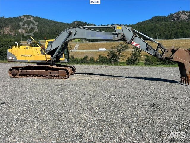 Máy xúc bánh xích Volvo EC240 nlc Excavator w/ bucket WATCH VIDEO