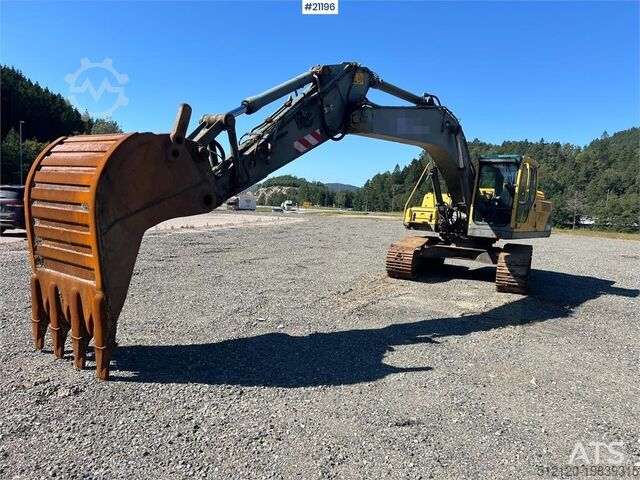 Máy xúc bánh xích Volvo EC240 nlc Excavator w/ bucket WATCH VIDEO