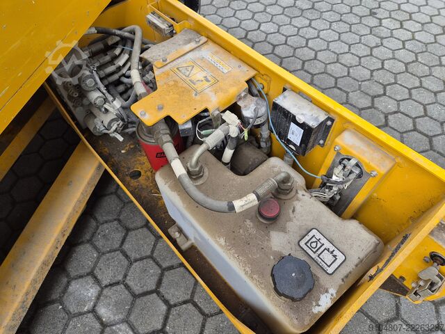 Scissor lift JCB S2632E, Year 2018, 10.1m Workingheight
