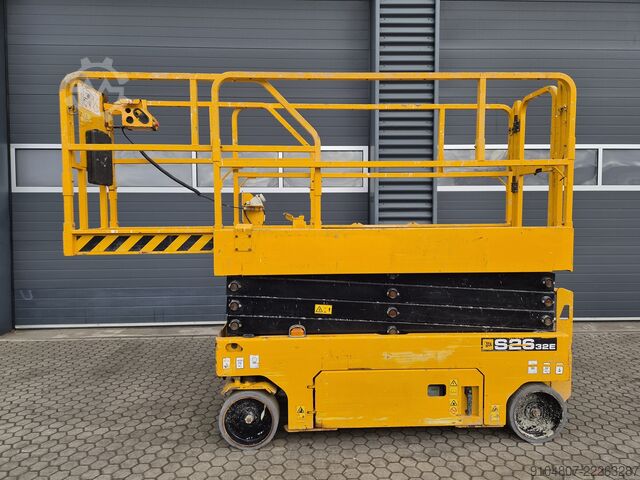 Scissor lift JCB S2632E, Year 2018, 10.1m Workingheight