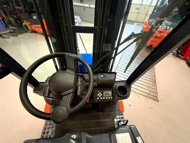 Elektrisk trehjuls gaffeltruck Toyota 8FBE20T
