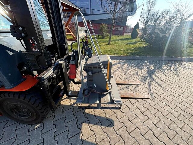 Elektro četvorotočkaš viljuškar Toyota 8FBMT25
