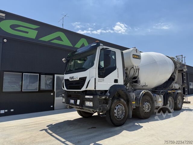コンクリートミキサートラック Iveco Trakker 410T50 CIFA 13cbm 8x4 40Ton