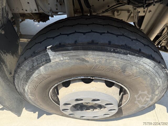 コンクリートミキサートラック Iveco Trakker 410T50 CIFA 13cbm 8x4 40Ton