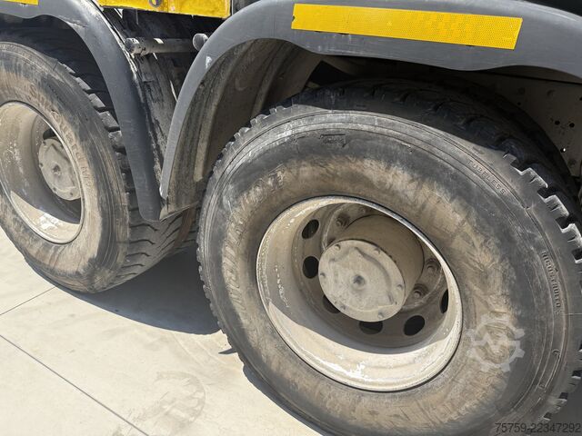 コンクリートミキサートラック Iveco Trakker 410T50 CIFA 13cbm 8x4 40Ton