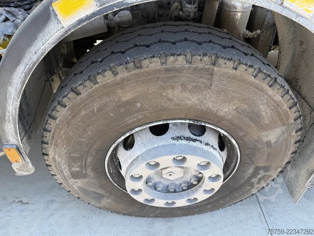 コンクリートミキサートラック Iveco Trakker 410T50 CIFA 13cbm 8x4 40Ton