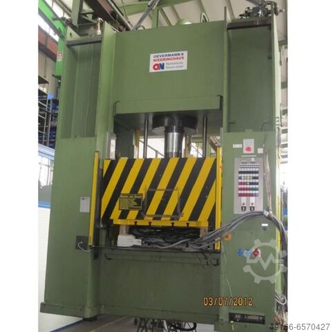 Double Column Drawing Press -Hydr. 