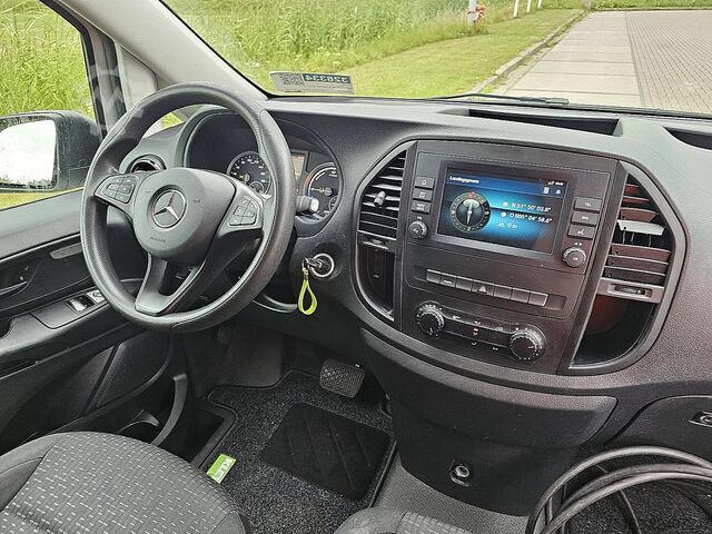 Magastetős kombi MERCEDES-BENZ EVITO 66Kwh Wltp 292 kms