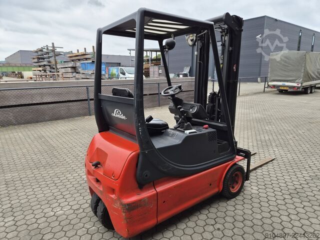 Forklift Linde E16C, Triplex, Freelift & Sideshift.