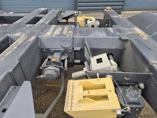 Semirremolque para material largo Kässbohrer PORTE CONTAINERS MULTI POSITION