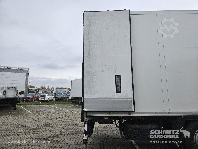 Külmikpoolhaagis Schmitz Cargobull Reefer Multitemp