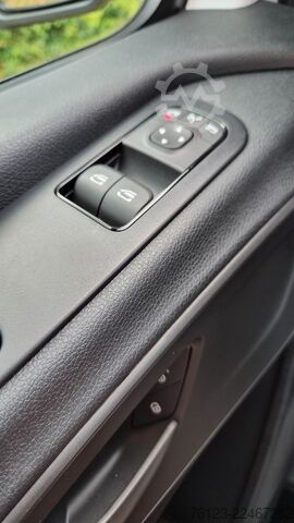 Miniautocarro MERCEDES-BENZ Sprinter 3 Stock, Handicap Flexiboden Mobility23