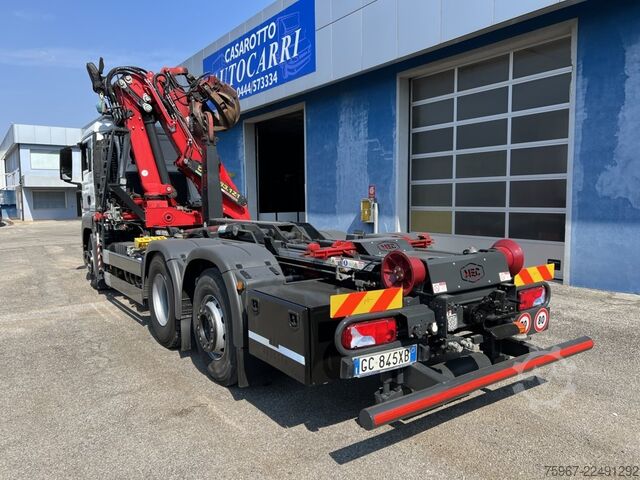 āķa manipulatora kravas automobilis ar celtni MAN TGS 26.470