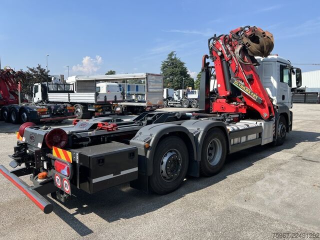 āķa manipulatora kravas automobilis ar celtni MAN TGS 26.470