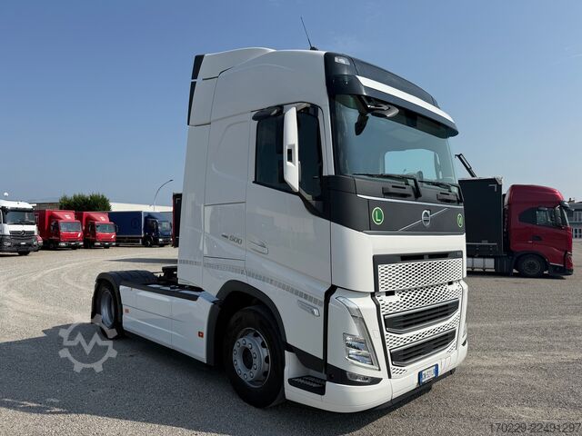 Standarta vilcējs Volvo fh 500 i save