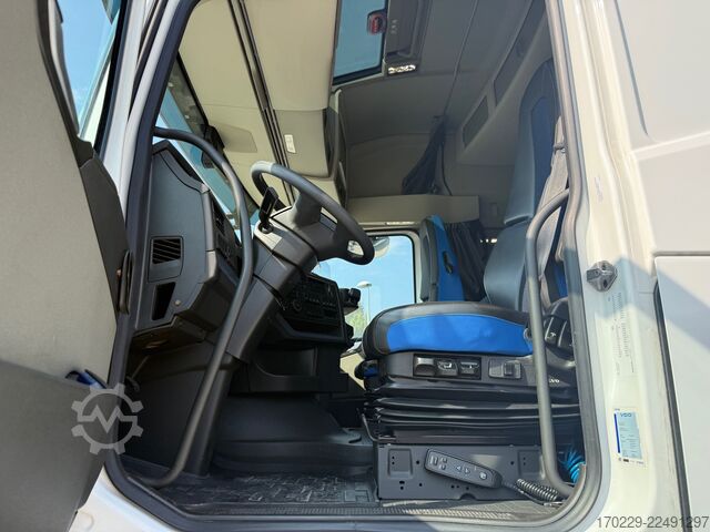 Standarta vilcējs Volvo fh 500 i save