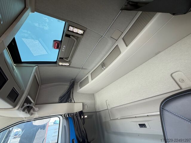 Standarta vilcējs Volvo fh 500 i save
