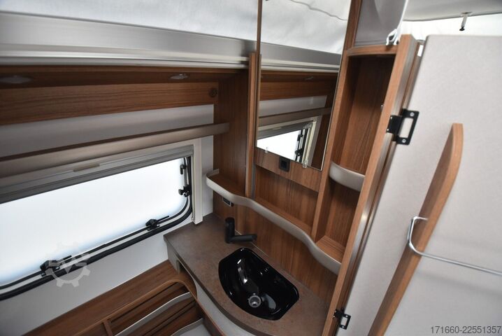 Caravana HYMER/ERIBA Eriba Touring 560 Komfort Paket, 1400kg