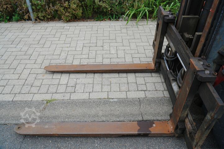 Gaffeltruck Linde H 30 D-03 | 2000