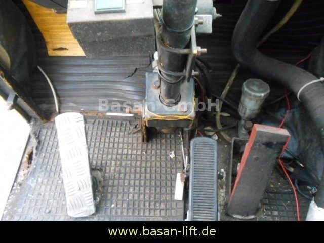 Кран монтиран на камион Coles Cranes