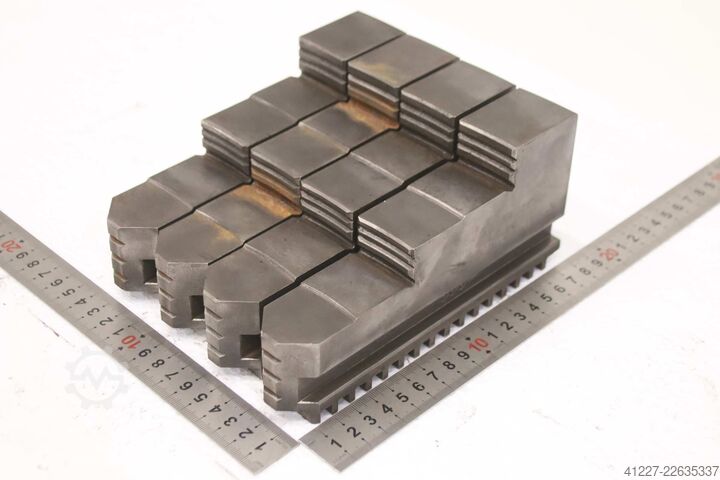 Interchangeable jaws four-jaw chuck unbekannt Breite 34 mm
