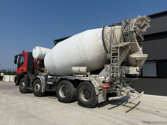 Swap body truck Iveco Trakker 410T45 Wechsel BETON+KIPPER 40T