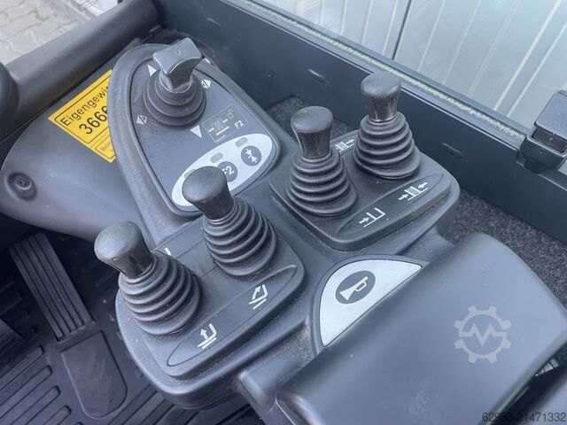 四轮叉车，液化石油气叉车 STILL RX70-16T | Only 1.711 hours | Triplex