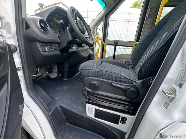 Gradski autobus MERCEDES-BENZ Sprinter 15+27 Linienbus Niederflur Rollstuhl