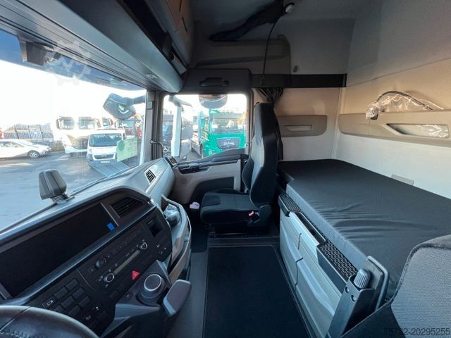फ्लैटबेड ट्रक MAN TGX 26.470 BL 6x2-4 Pritsche mit FassiF235 Kran