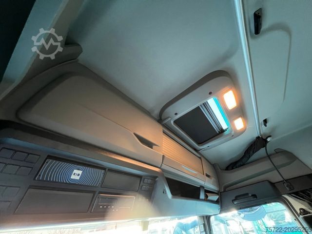 फ्लैटबेड ट्रक MAN TGX 26.470 BL 6x2-4 Pritsche mit FassiF235 Kran
