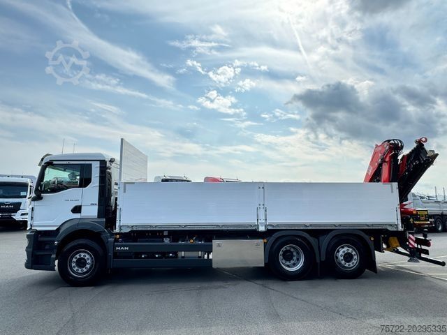 फ्लैटबेड ट्रक MAN TGS 26.480/520 6x2-4BL LADEKRAN FASSI/ PALFINGER