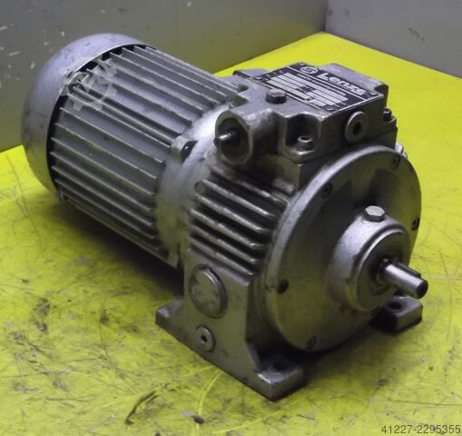 可変ギヤードモーター 0.18 kW 82-490 rpm Lenze 11.512.03.00.0