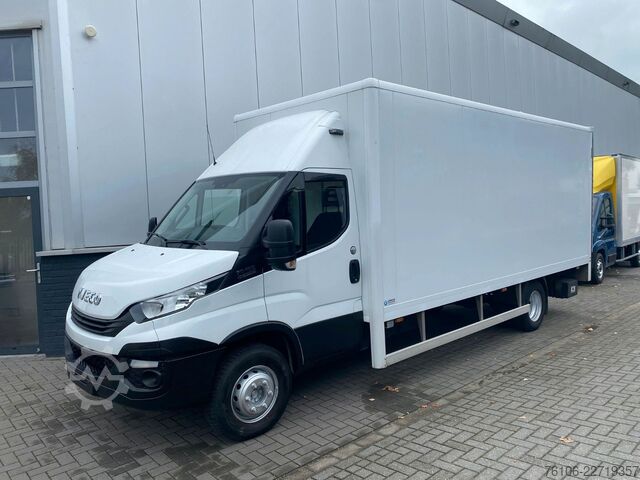 Furgon skrzyniowy IVECO Daily 70C18 Hi-Matic Koffer mit Ladebordwand