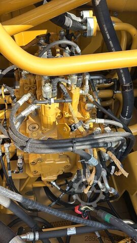 Kāpurķēžu ekskavators CAT 374