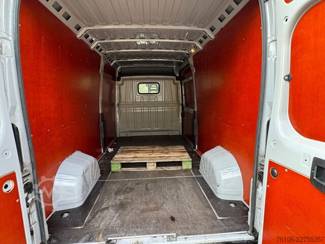 Dobozos furgon FIAT Ducato Maxi 35 180 L4H2 *Automatik*