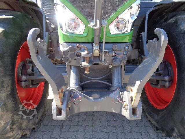 Traktoren (Schlepper) Fendt 824 Vario S4 ProfiPlus