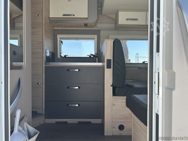 Poluintegrisani kamper Fiat Ducato Carasuite 650 MF 5 | 5 Posti Letto|Completamente Accessoriato