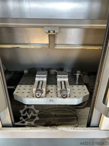 Pionowe centrum obróbcze Chiron FZ 12 W Magnum High Speed