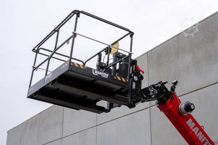 Телескопичен товарач Manitou MT 930 HA