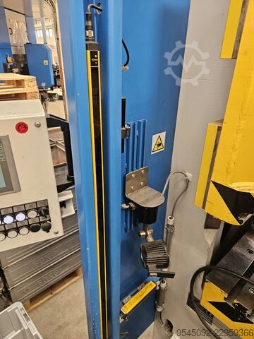 Trekkpresse Dieffenbacher PO 100