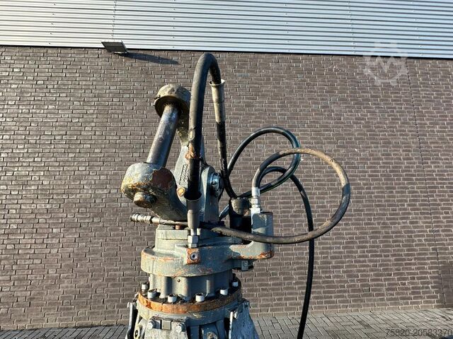 Polipų griebtuvas Liebherr GM 70 POLIEPGRIJPER