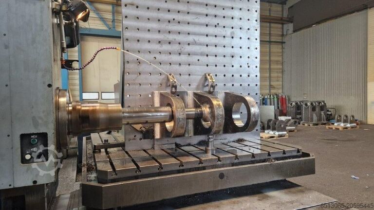 Επιτραπέζια διάτρητη φρέζα TOS WHQ 13 CNC