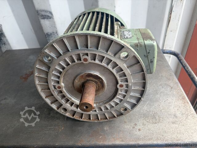 KAISER DN 112 S/2, 4kW 2880 vòng/phút 380V KAISER DN 112 S/2, 4kW 2880 obr/min 380V KAISER DN 112 S/2, 4kW 2880 obr/min 380V