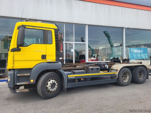 حاملة حاويات ذات رافعة خطافية MAN TGS33.480