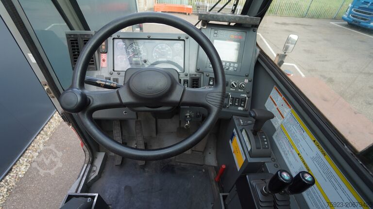 شاحنة رافعة TADANO-FAUN GR-300EX WITH JIB 4X4X4 ROUGH TERRAIN CRANE