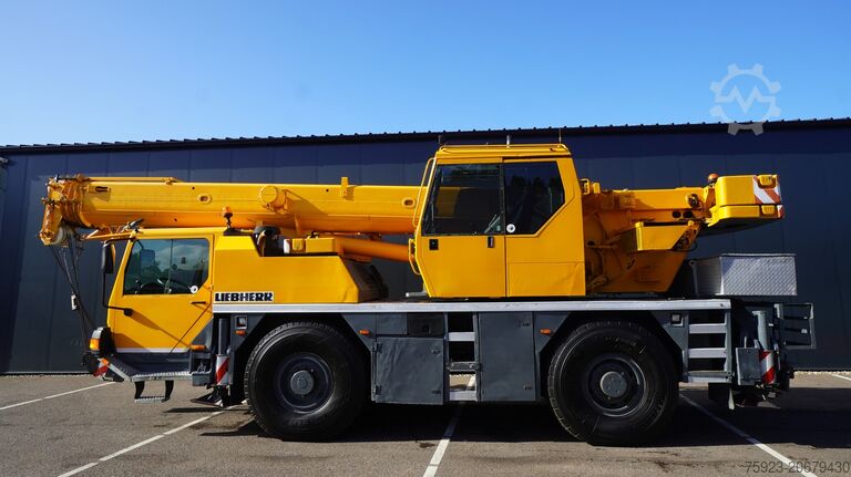 起重卡车 Liebherr LTM 1030-2.1 WITH JIB
